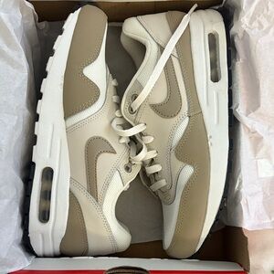 Nike women’s Tan and Cream Sneakers